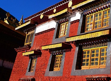 There are many rare and historical relics in Tsurphu Monastery.