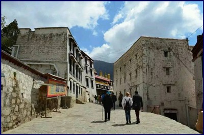 Vietnam Lhasa Gyangtse Shigatse Group Tour