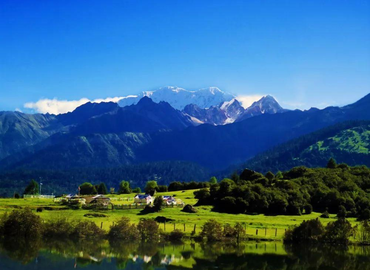 Lulang forest is in Nyingchi and shows your typical alpine scenery.