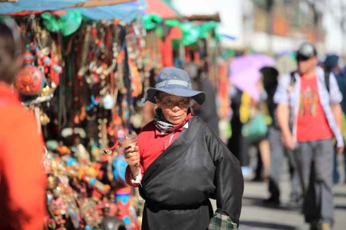 Barkhor Street is a business street full of Tibetan handicrafts.