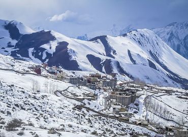 Traveling to Tibet in January is what adventurous tourists dream to do.