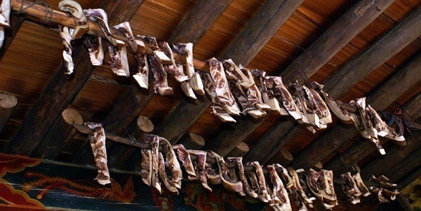 Air dried beef and mutton is a favorite food of Tibetans.