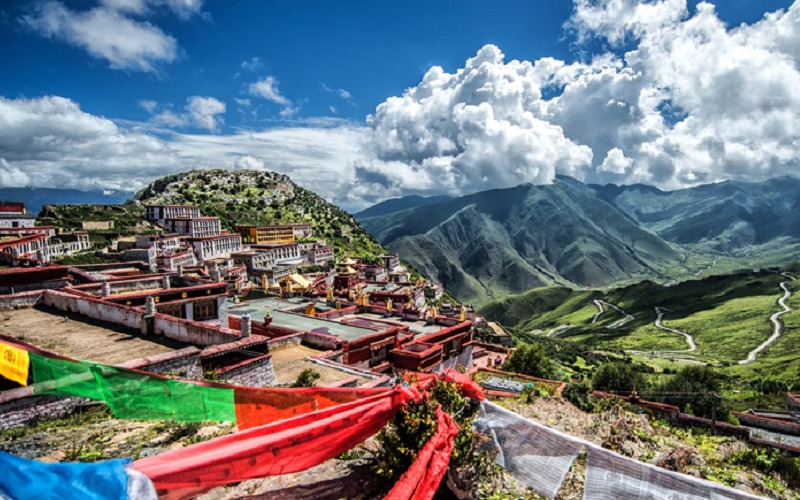 Ganden Monastery is the most important monastery of Gelug in Tibetan Buddhism.
