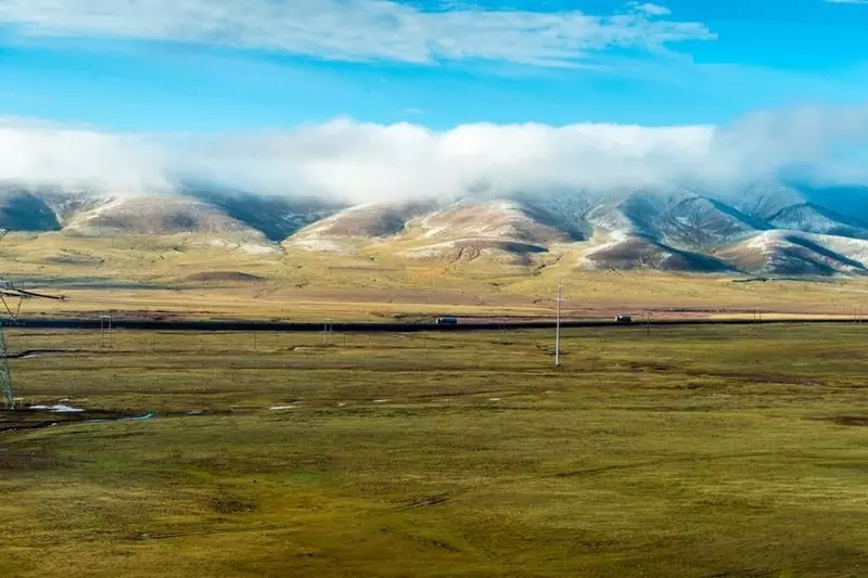 amazing scenery along Qinghai-Tibet railway.