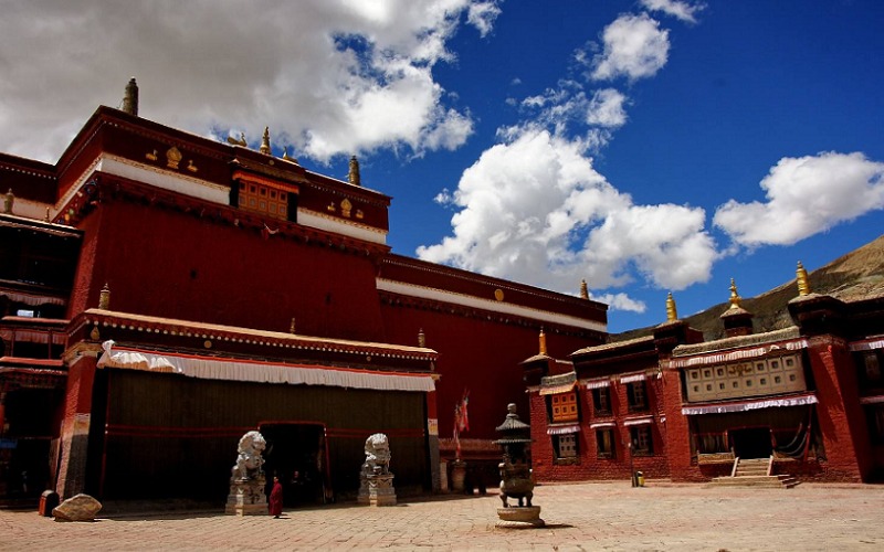 Sakya Monastery is the most important monastery of Sakya Sect of Tibetan Buddhism.