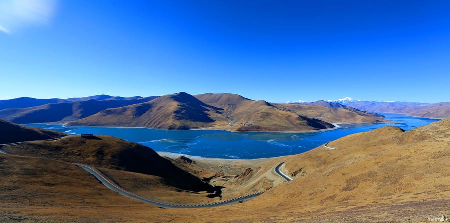 Yamdrok lake