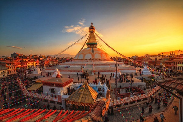 Boudhanath Stupa was first settled in the times of King Songtsen Gampo.