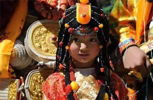 Tibetan Clothing and Diverse Tibetan Dress Culture