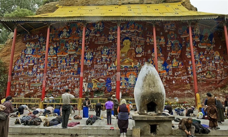 Yaowangshan Rock Carving