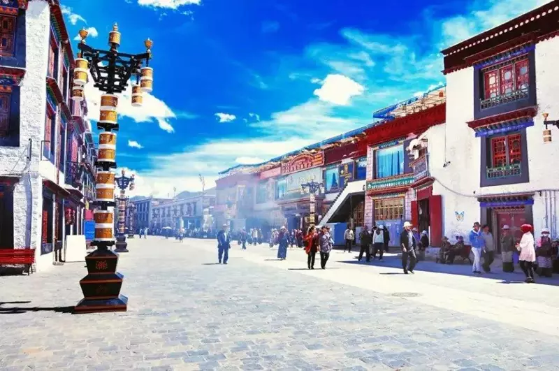Barkhor street