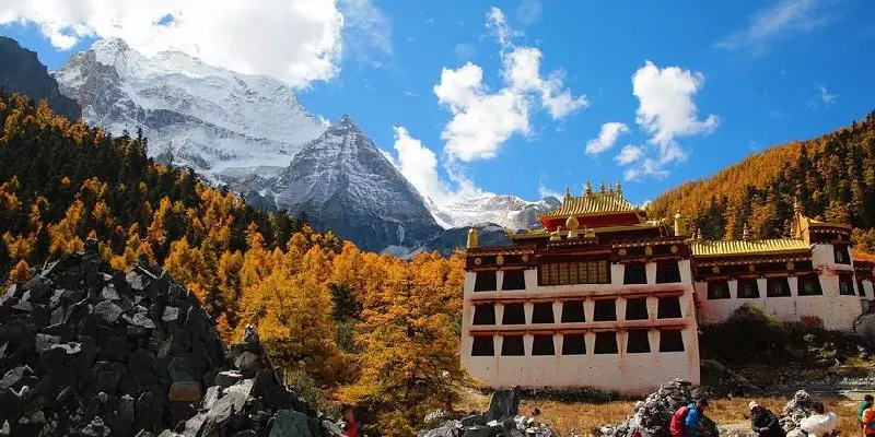 Chonggu Temple In Sichuan