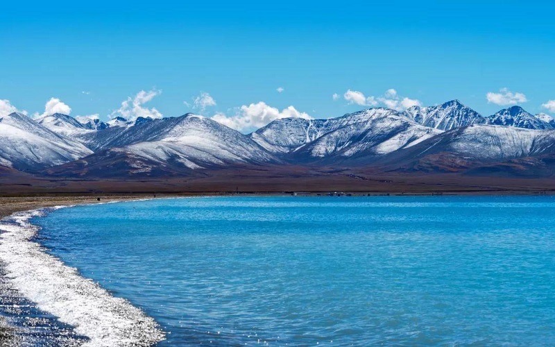 Nyenchen Tanglha Mountain