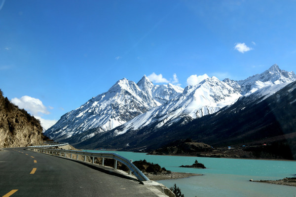 Yunnan to Lhasa overland trip