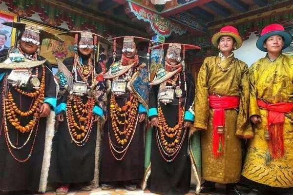 Tibetan shop traditional dress