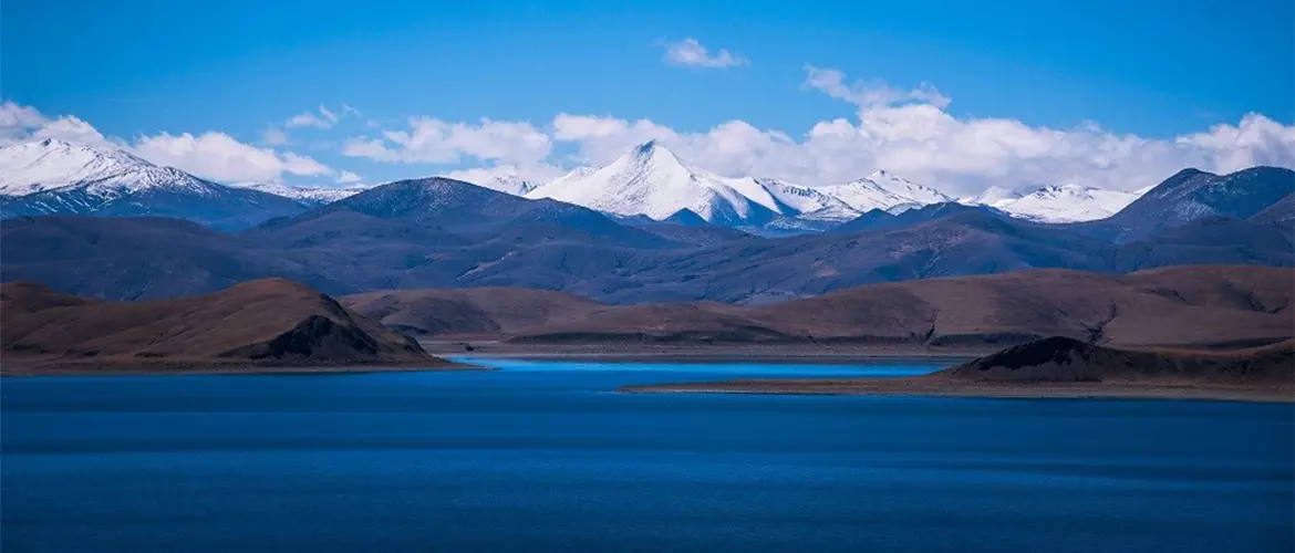 Yamdroktso is also called swan pond in Tibetan.