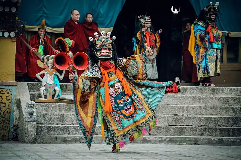 Tibetan dance