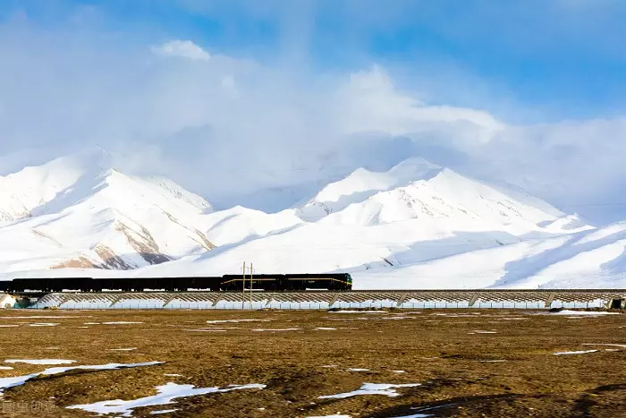 A train to Tibet