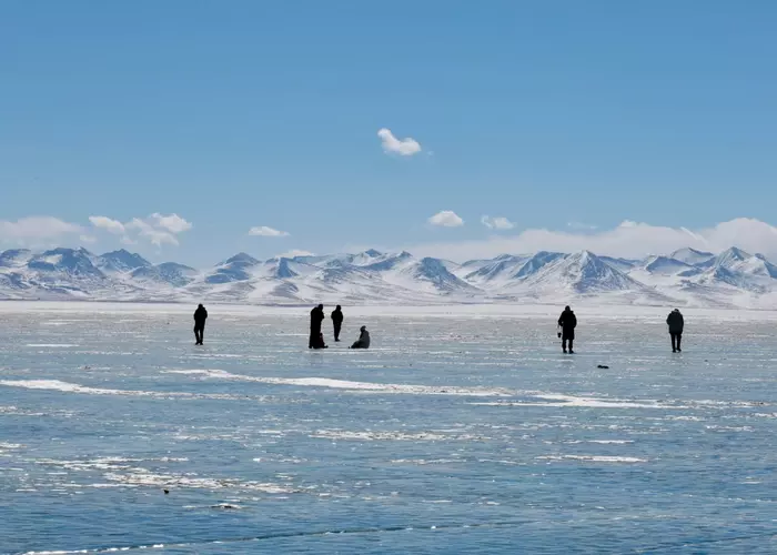 The blue ice of Namtso in February