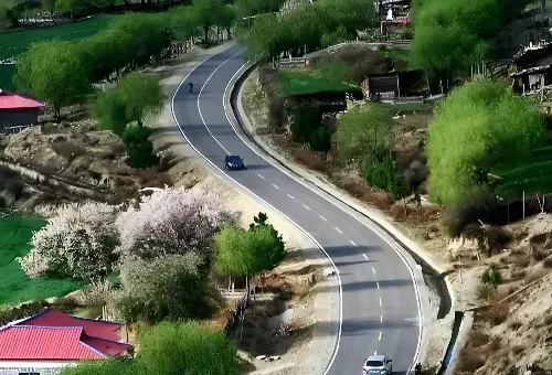 Scenic road in Bomi