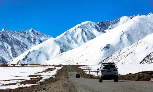 Road to Qamdo via G317