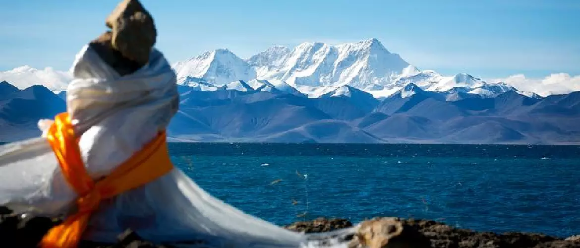 Namtso Lake and Nyainqêntanglha Mountains