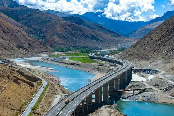 Lhasa Shigatse Expressway