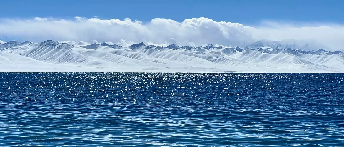 Namtso Lake in winter