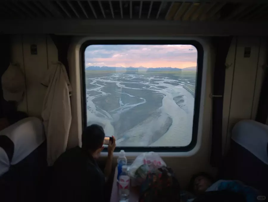 Tibet train