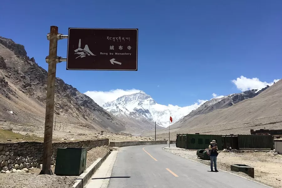 Road to Rongbuk Monastery