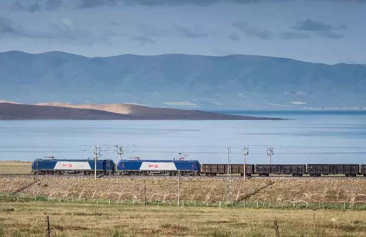 xining to lhasa train