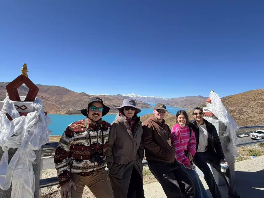 Yamdroktso Lake Yamdroktso Lake