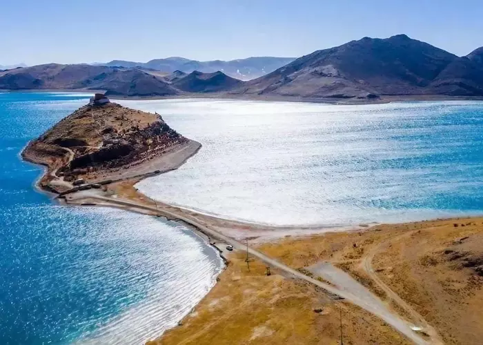 Lhasa & Yamdrotso Lake Group Tour