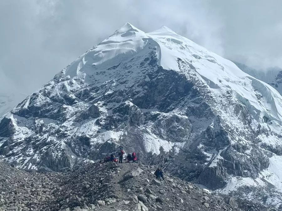Climbing Cho Oyu