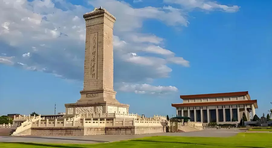 Monumento a los Héroes del Pueblo