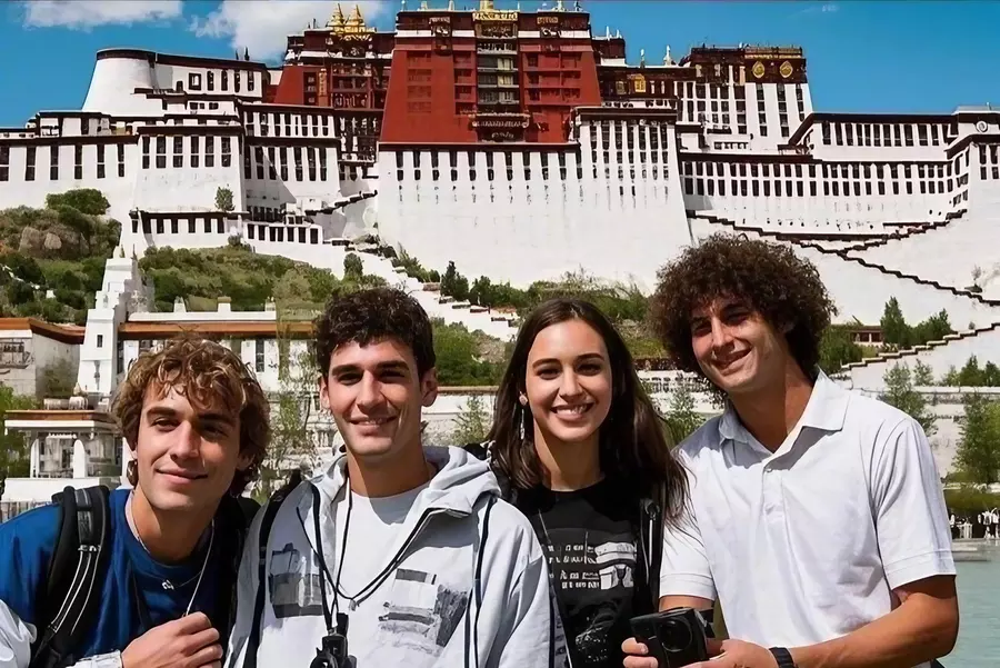 Teenagers at Potala Palace