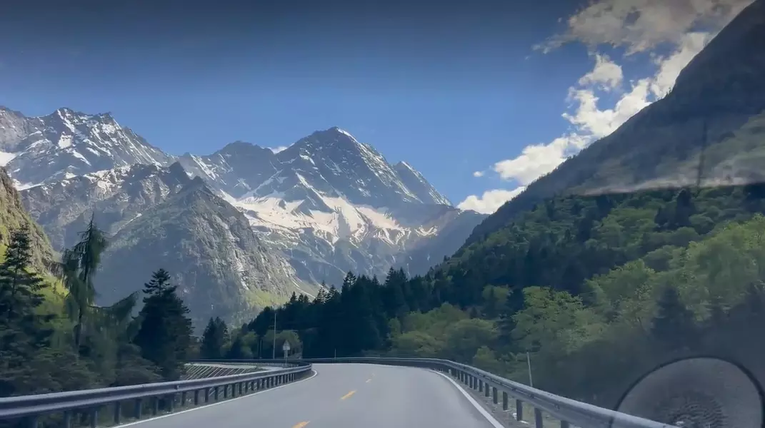 Scenery on road